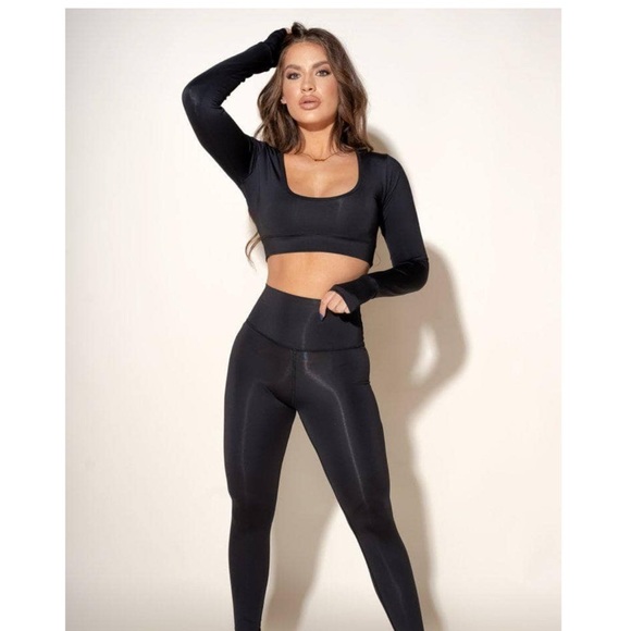 Agent84 CALABASAS CROP - BLACK - Picture 2 of 5